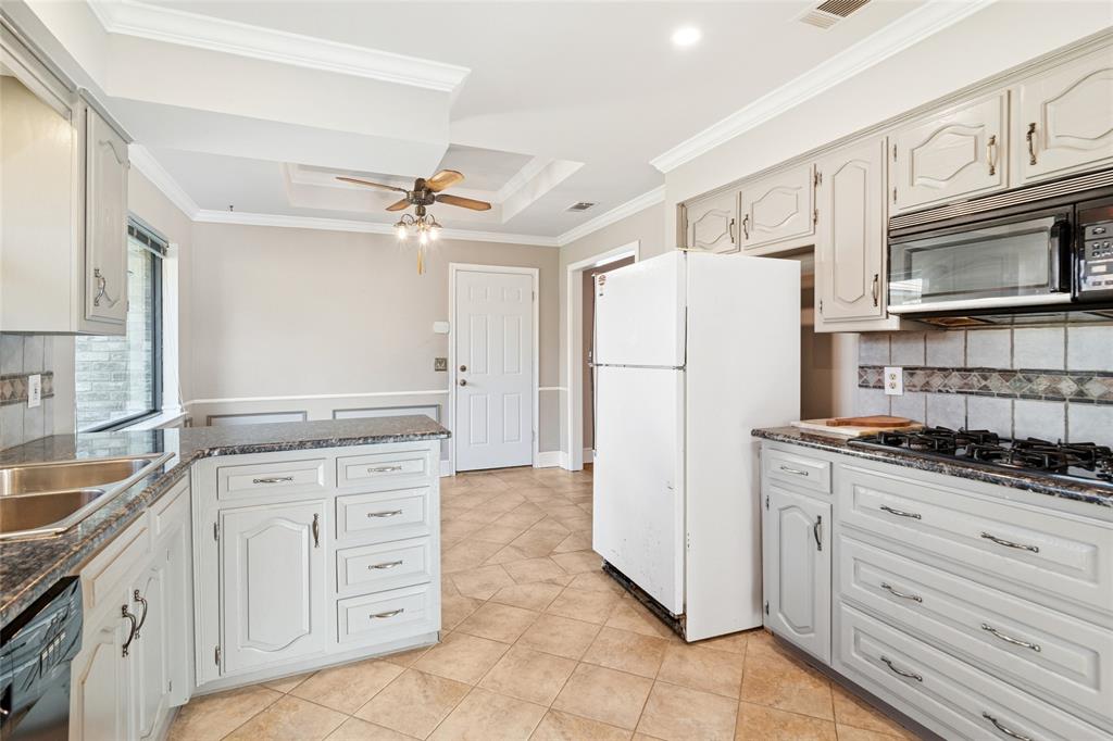 travis estates - Residential