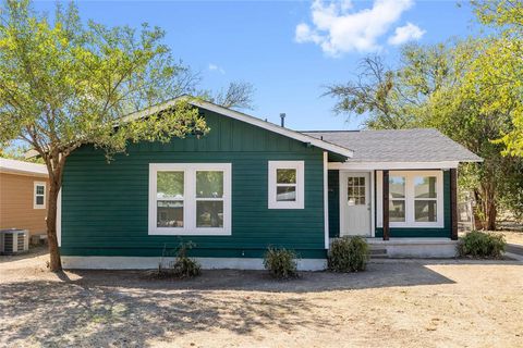 Photo of 2105 4th Street, Brownwood, TX 76801 (MLS # 21091854)