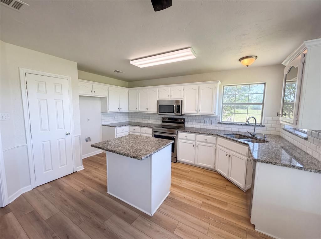 Photo of 3499 Fm-1564, Greenville, TX 75402 (MLS # 21268590)