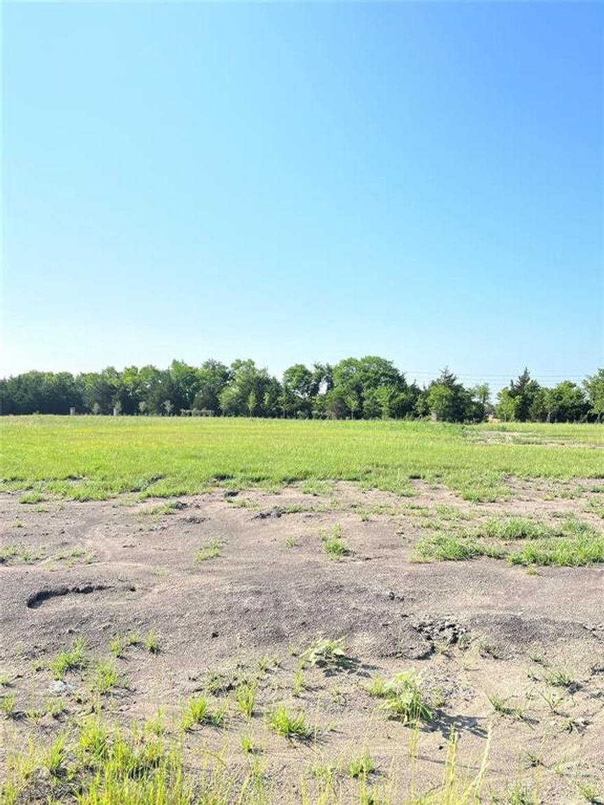 Seize the opportunity to create your custom-built dream home on this expansive .952-acre lot nestled in the new Discovery Lakes community in Rockwall, Texas. The lot is ideally situated within the esteemed Rockwall ISD.
You'll be living the dream with Rockwall Harbor just 6.6 miles away and the downtown of Rockwall only 5.6 miles from your doorstep. Conveniently located minutes away from highways and shopping, your everyday needs are always within easy reach.
Adding to the allure, the soon-to-be-unveiled Sapphire Bay Resort is a mere 10 miles away, promising new adventures just around the corner. This piece of land offers not just a place to build a home, but an unmatched lifestyle in an upcoming and exciting locale. Limited-Time Incentive: Buyer may receive a $2,000–$3,000 closing cost credit when using seller’s preferred lender. Contact listing agent for full details and qualification requirements.