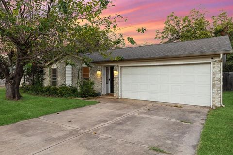 A home in Crowley