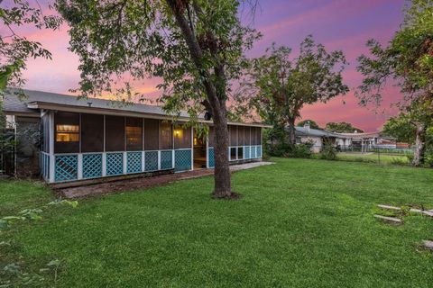 A home in Crowley