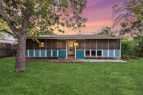 A home in Crowley