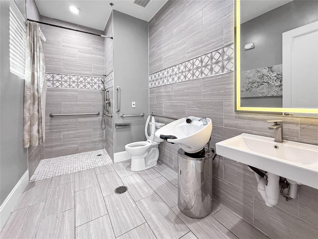 Bryants 1st Add - Commercial Sale