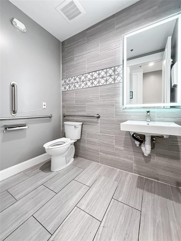 Bryants 1st Add - Commercial Sale