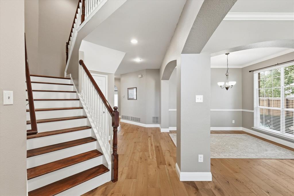 2152 Hemlock Lane