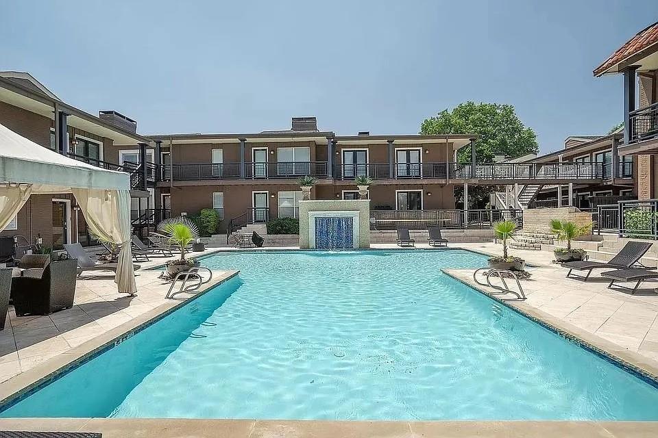 5932 Sandhurst Lane 114