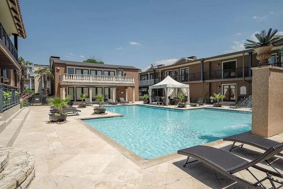 5932 Sandhurst Lane 114