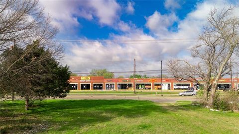 Tiny photo for 5324 Broadway Boulevard, Garland, TX 75043 (MLS # 20860492)