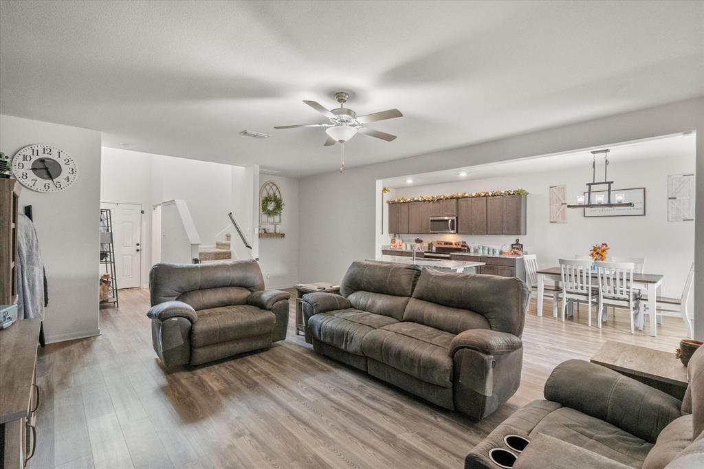 1947 Hollywood Drive