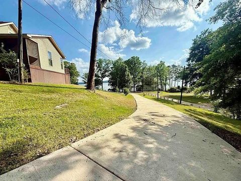 Photo of 1401 olin, Farmerville, LA 71241 (MLS # 21246846)