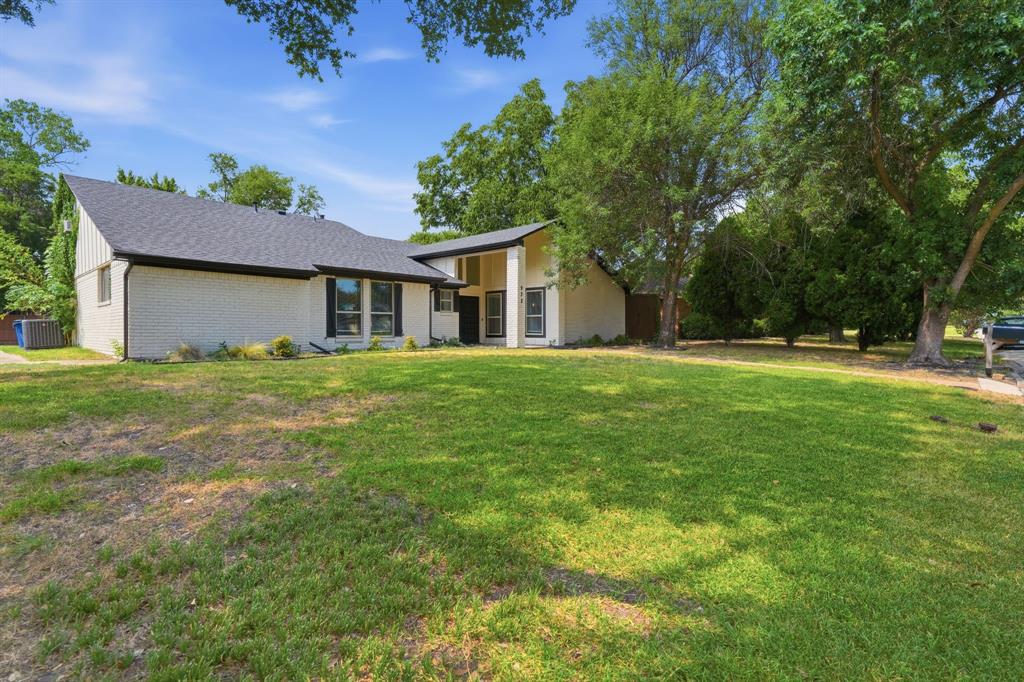 922 Thoreau Lane
