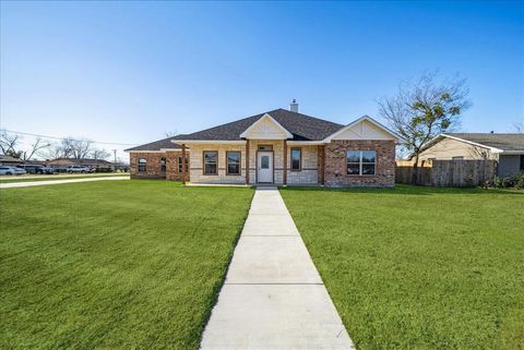 A home in Kaufman