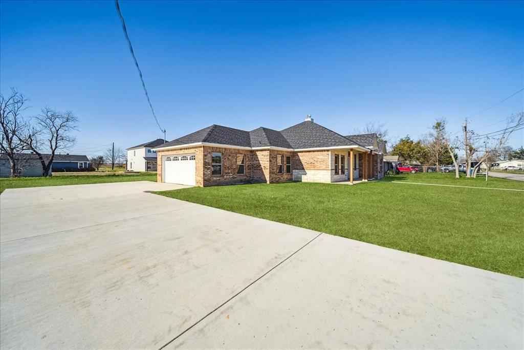 1708 E Dellis