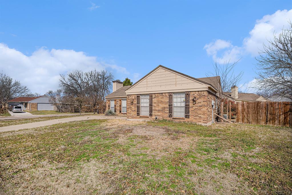 6908 Sunnybank Drive