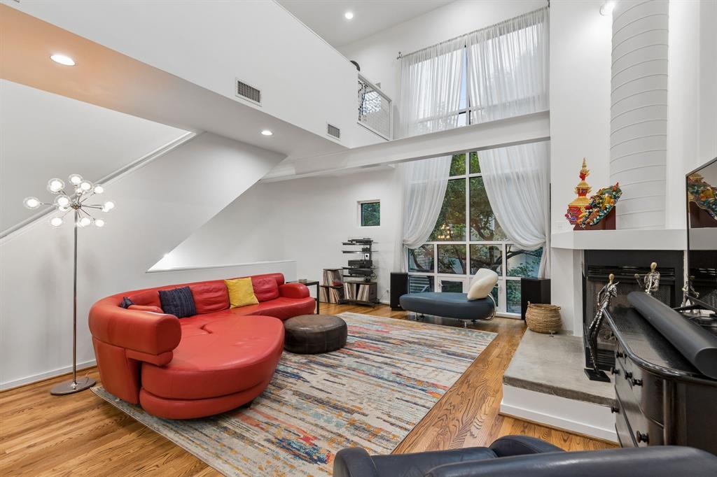 4139 Travis Street