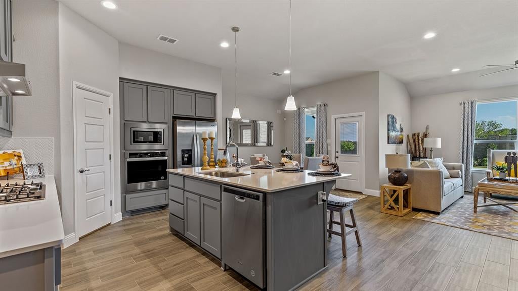 2801 FLYCATCHER Drive