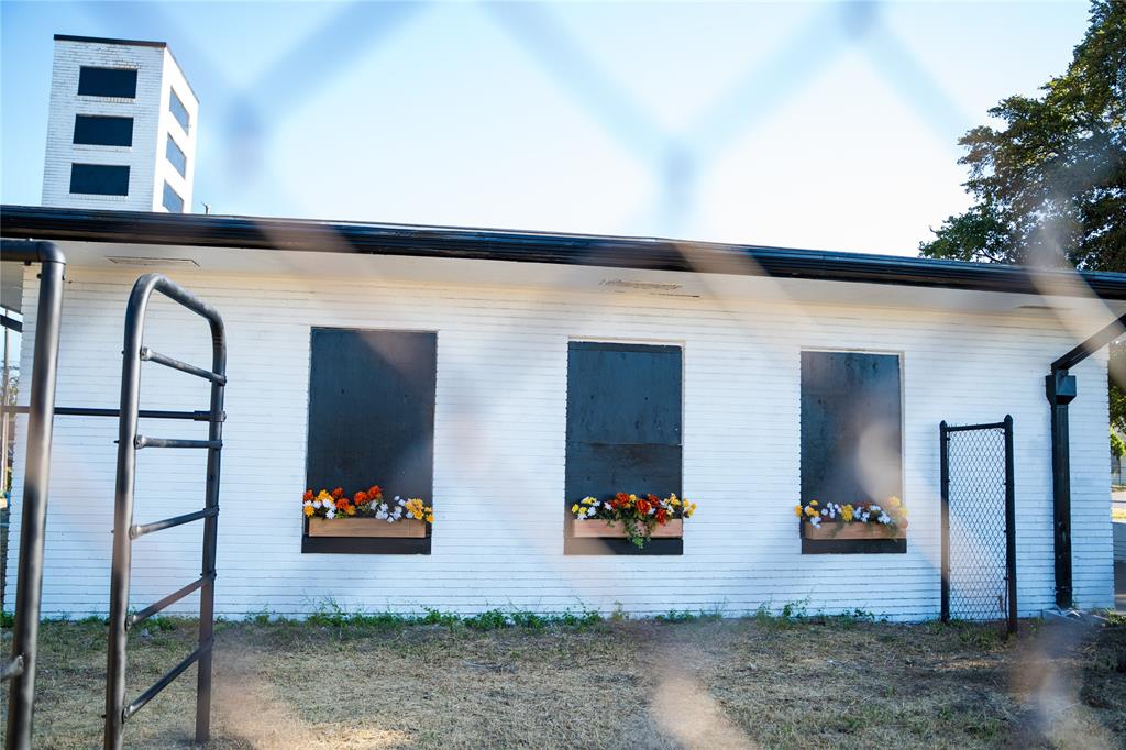 Archer W A Add - Commercial Sale