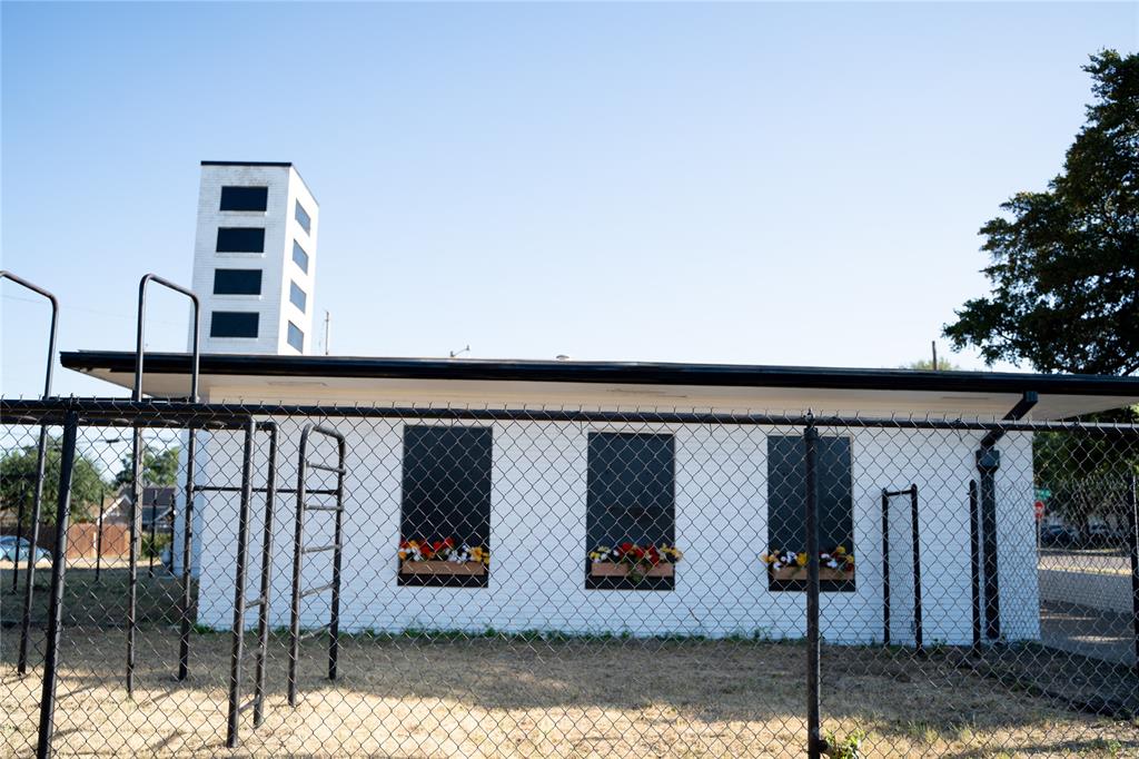 Archer W A Add - Commercial Sale