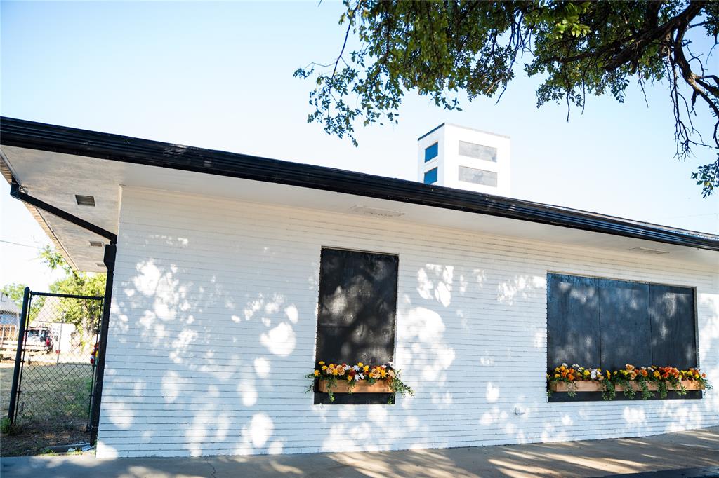 Archer W A Add - Commercial Sale