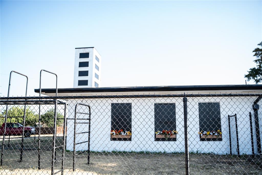 Archer W A Add - Commercial Sale