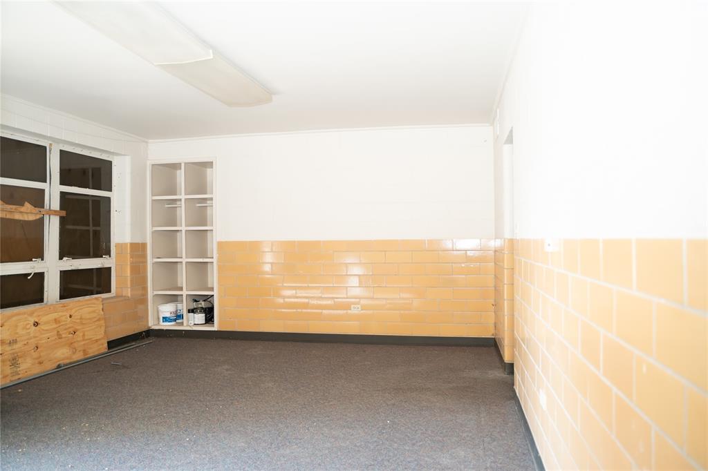 Archer W A Add - Commercial Sale