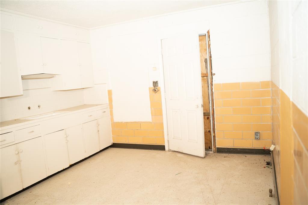 Archer W A Add - Commercial Sale