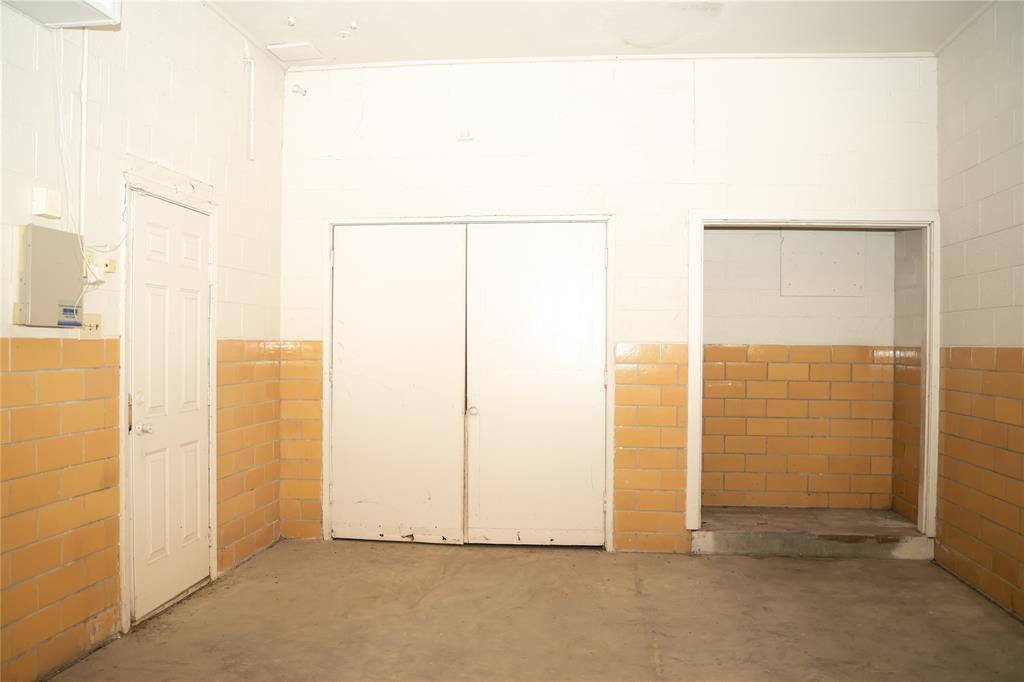 Archer W A Add - Commercial Sale