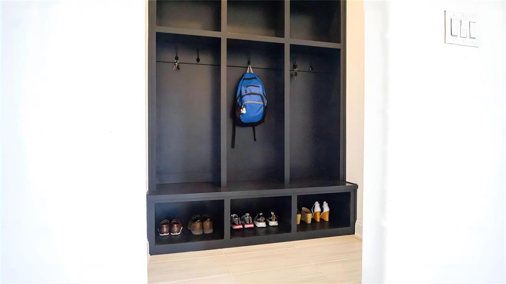 TOWN LAKE PHASE FOUR BLK A LOT 24 - Residential