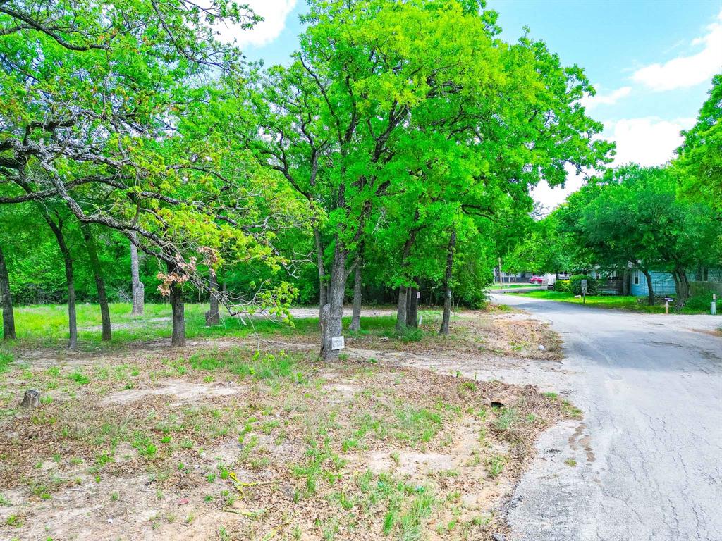 1494 Lynock Lane