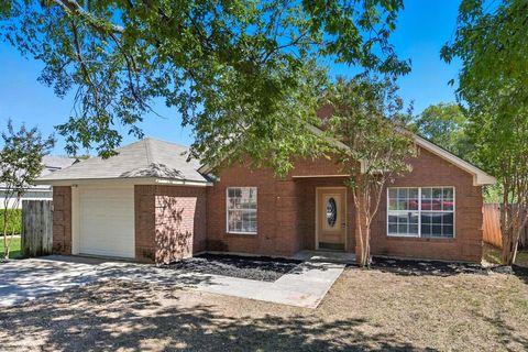 518 Leuty Street Justin TX 76247