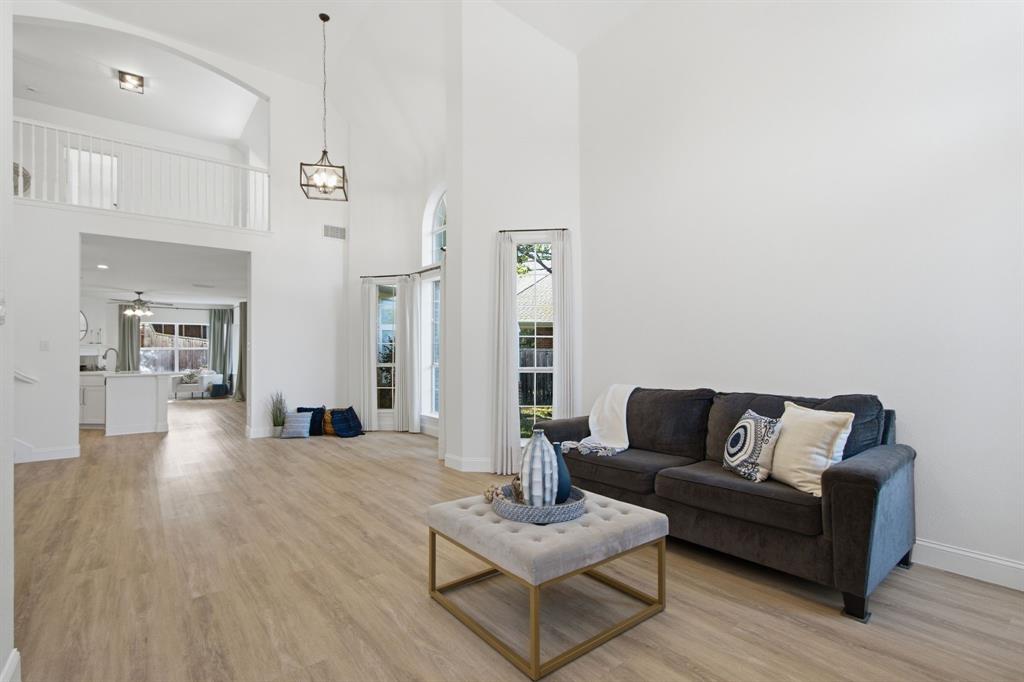2815 Bur Oak Drive
