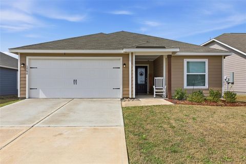 Photo of 1504 Garfield Drive, Greenville, TX 75401 (MLS # 21212770)