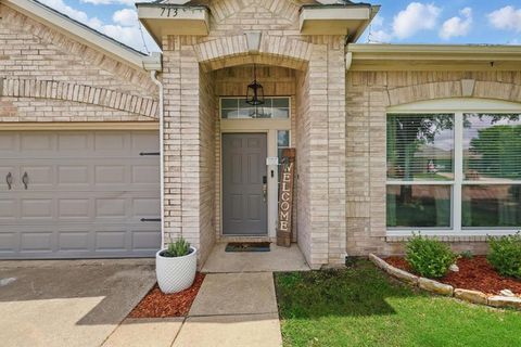 713 Bridle Trail Saginaw TX 76179