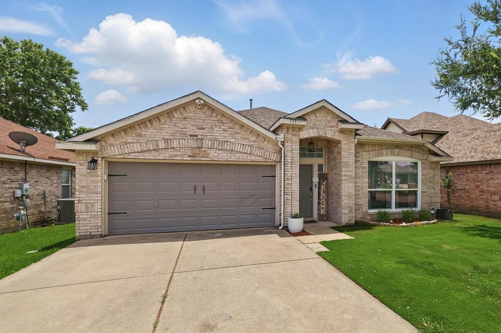 713 Bridle Trail