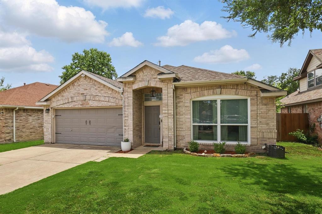 713 Bridle Trail