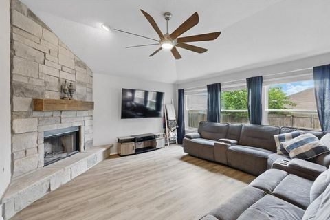 713 Bridle Trail Saginaw TX 76179