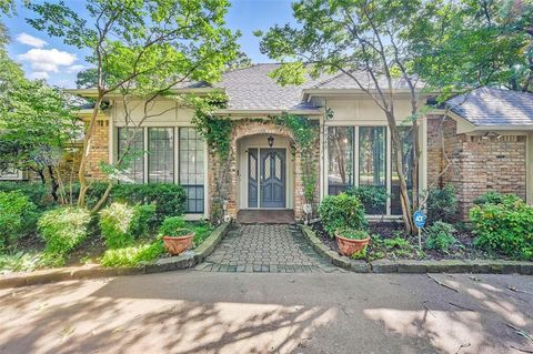 2915 Rush Creek Drive Arlington TX 76017