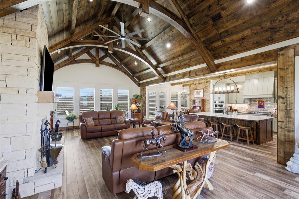 208 Shady Oaks Drive