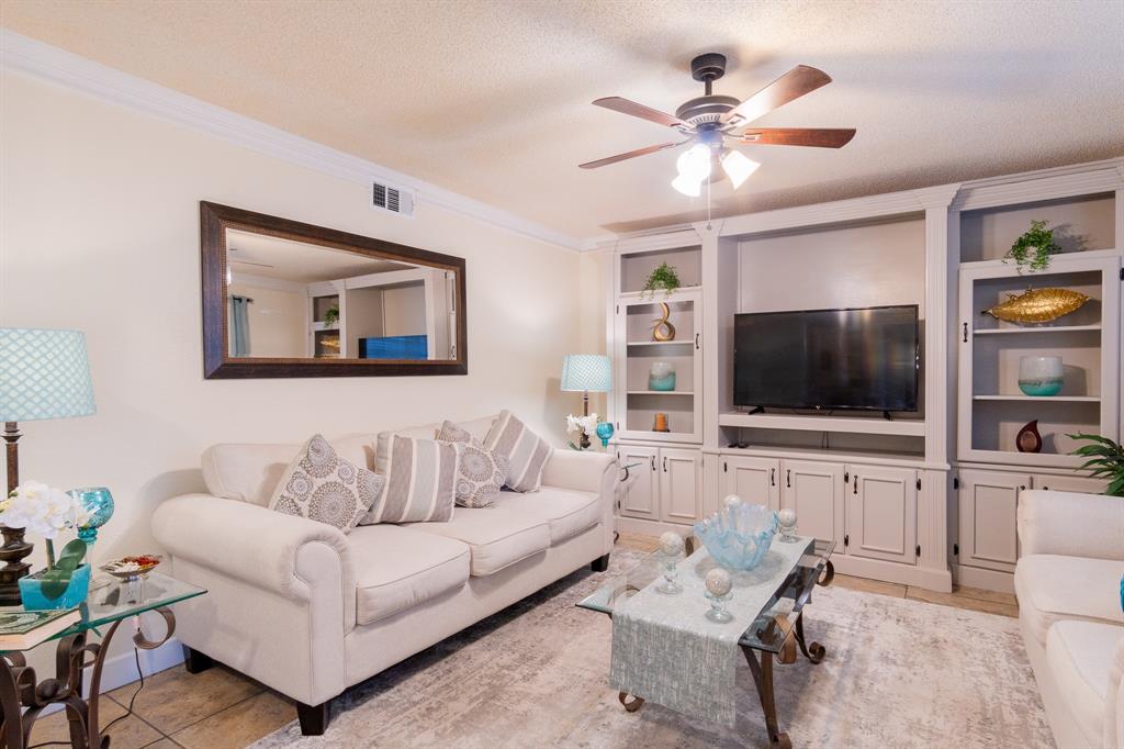 2801 Oak Cliff Lane