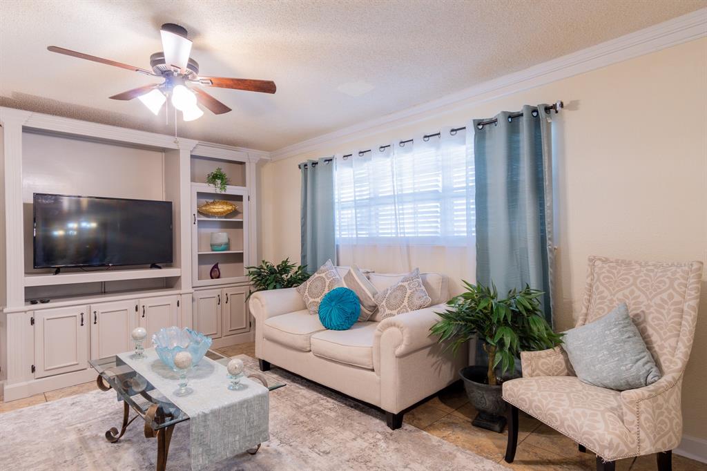 2801 Oak Cliff Lane