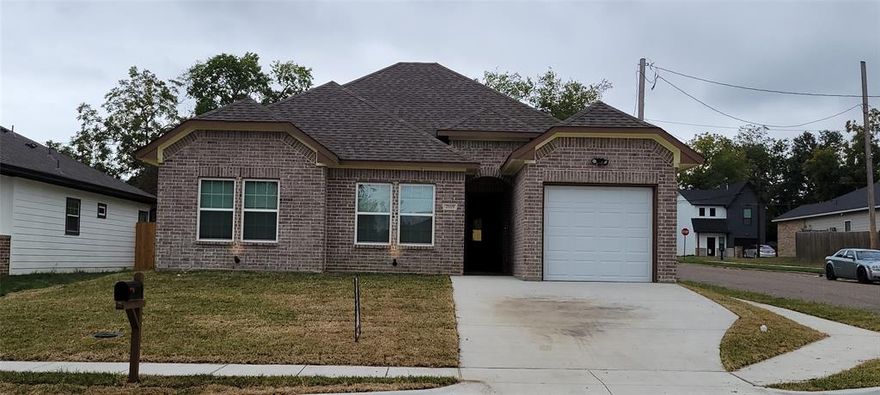 MULTIPLE OFFER SITUATION- DEADLINE 11-19-2023  5 PM
Motivated Seller just dropped the price today 11-16-2023, from its current market value.  
UNIQUE OPEN FLOOR PLAN, MODERN NEW CONSTRUCTION WITH 8 Feet Solid Wood front door. Elegant quartz countertops in kitchen counters and bathrooms. Custom made 42 inch tall Shaker cabinets in the kitchen, baths and Laundry room. The living room , kitchen, dining and hall have luxury flooring. Additionally, the living room has a electric fireplace with decorating lighting and heat. The master bath has a Shower and Tub with a modern glass door and delicate finishes. Spot lights make the front brick and stone come to live at night. House is also fenced all around its perimeter.   This is a must see.