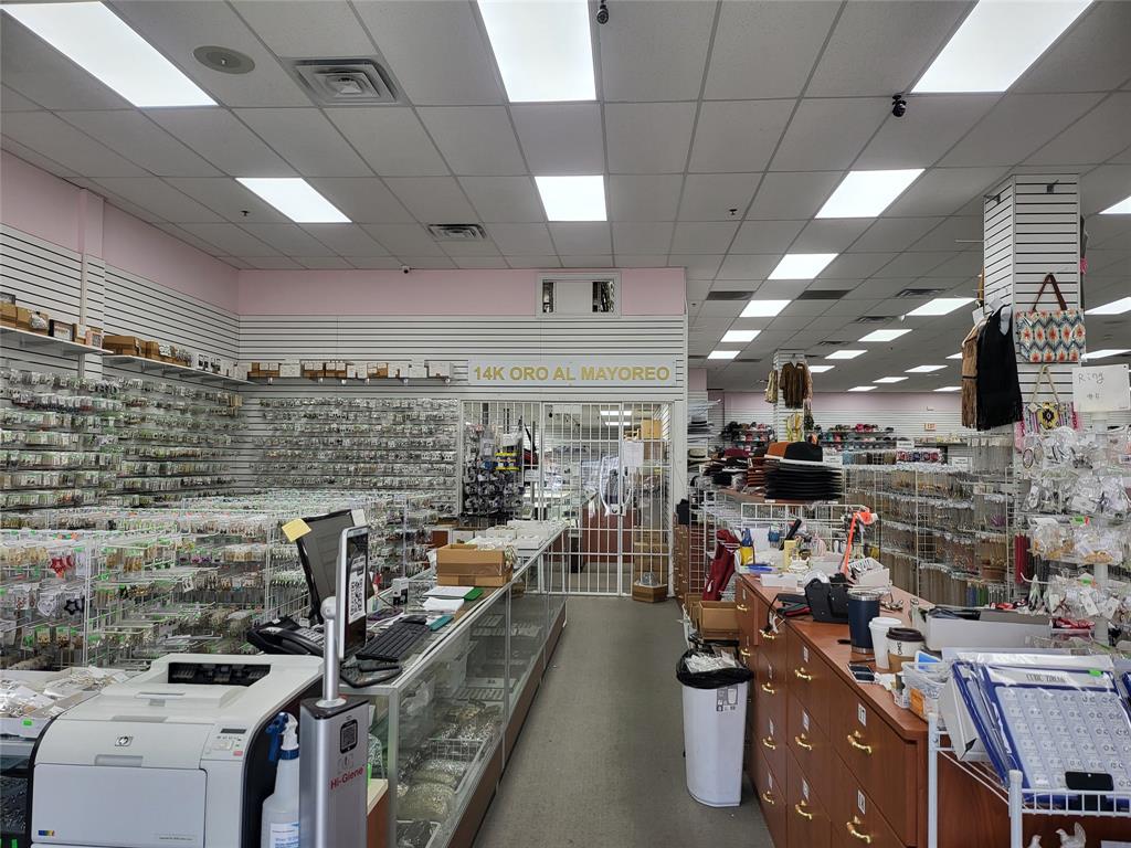 11538 Harry Hines Boulevard B1