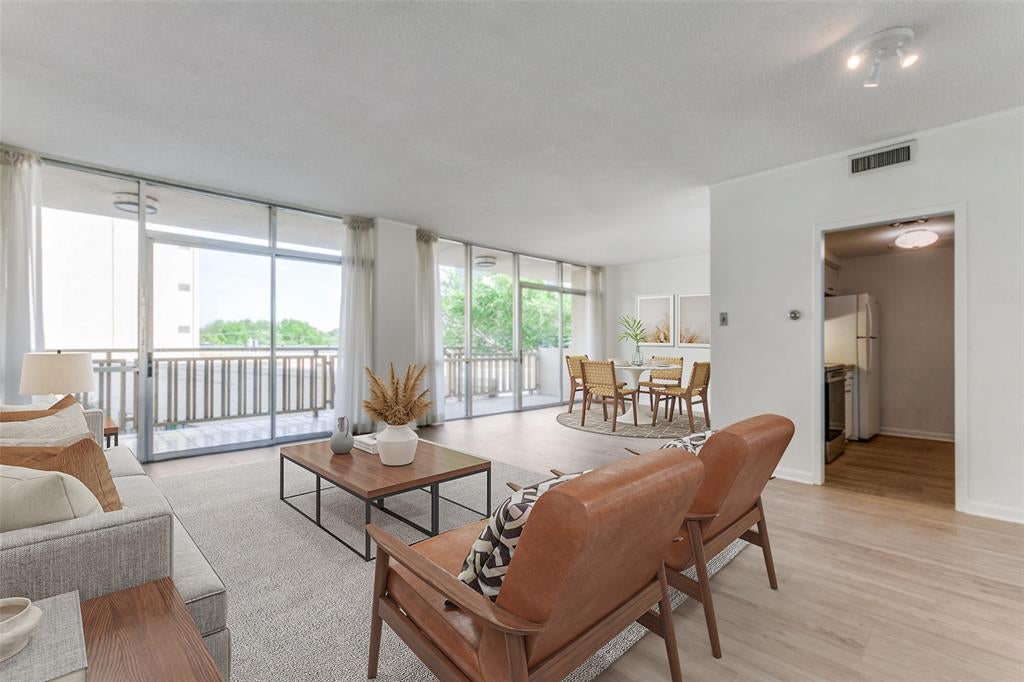 6211 W Northwest Highway 304