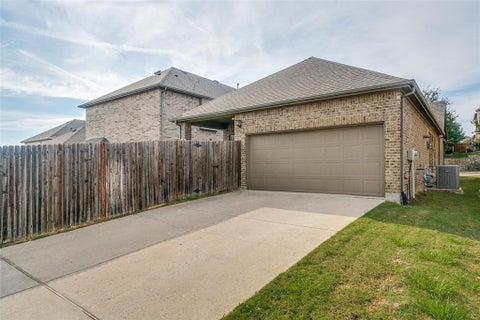 Tiny photo for 3639 Chesterfield Street, Irving, TX 75038 (MLS # 21394036)