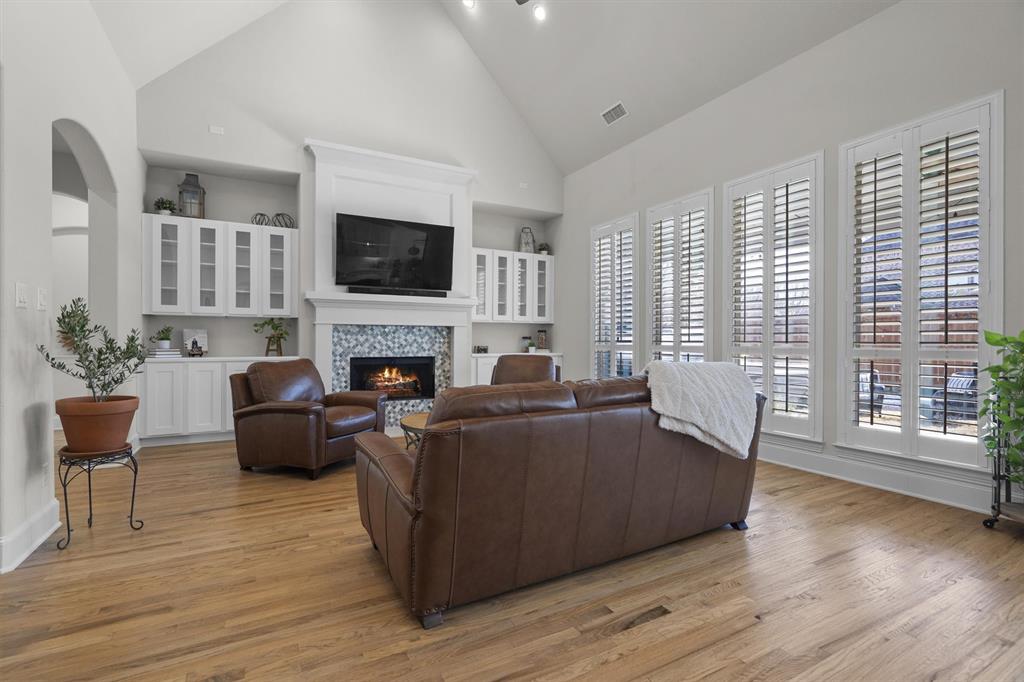 Lakeside Ph Three - Residential