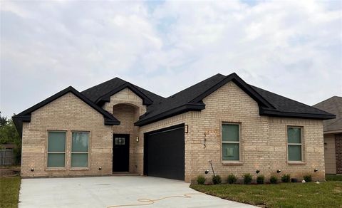 Single Family Residence in Kaufman TX 505 Melody Circle.jpg