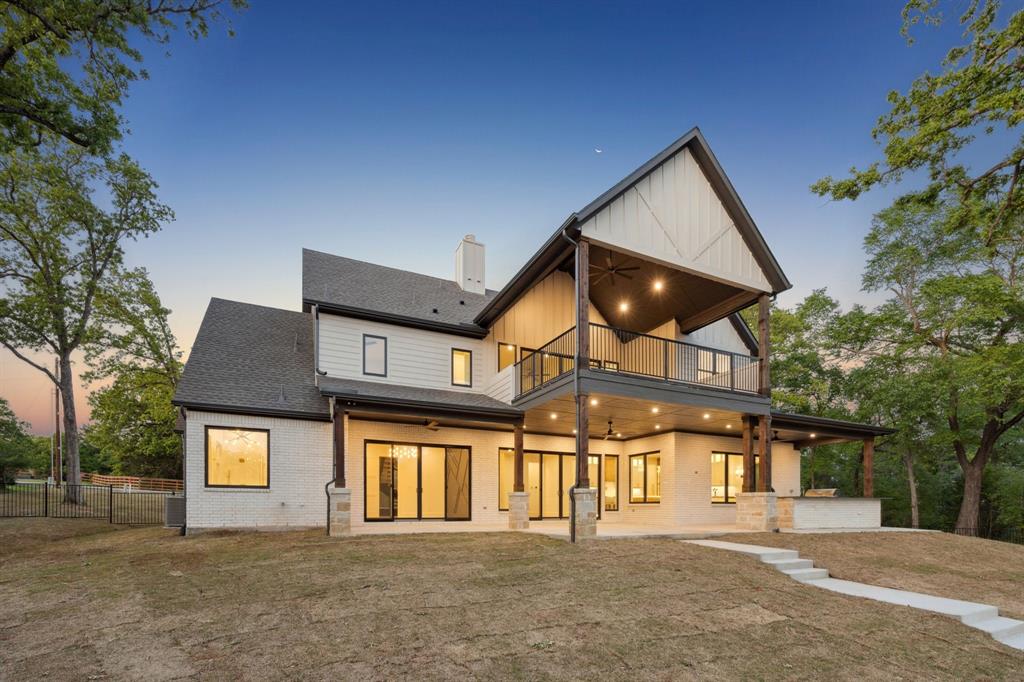 123 Sweetwater Trail
