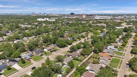 Tiny photo for 429 Melrose Drive, Richardson, TX 75080 (MLS # 21208137)