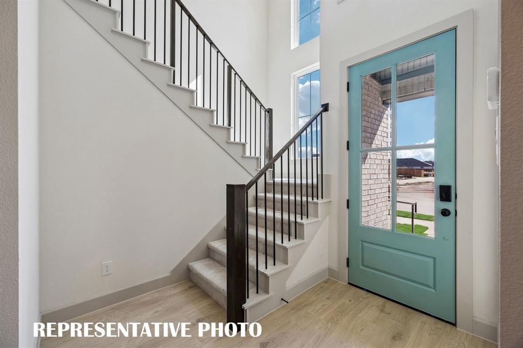 633 Taylor Parkway